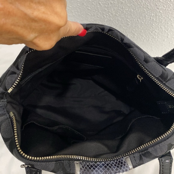Coach Signature Python Handbag / Tote/ purse - Picture 13 of 15